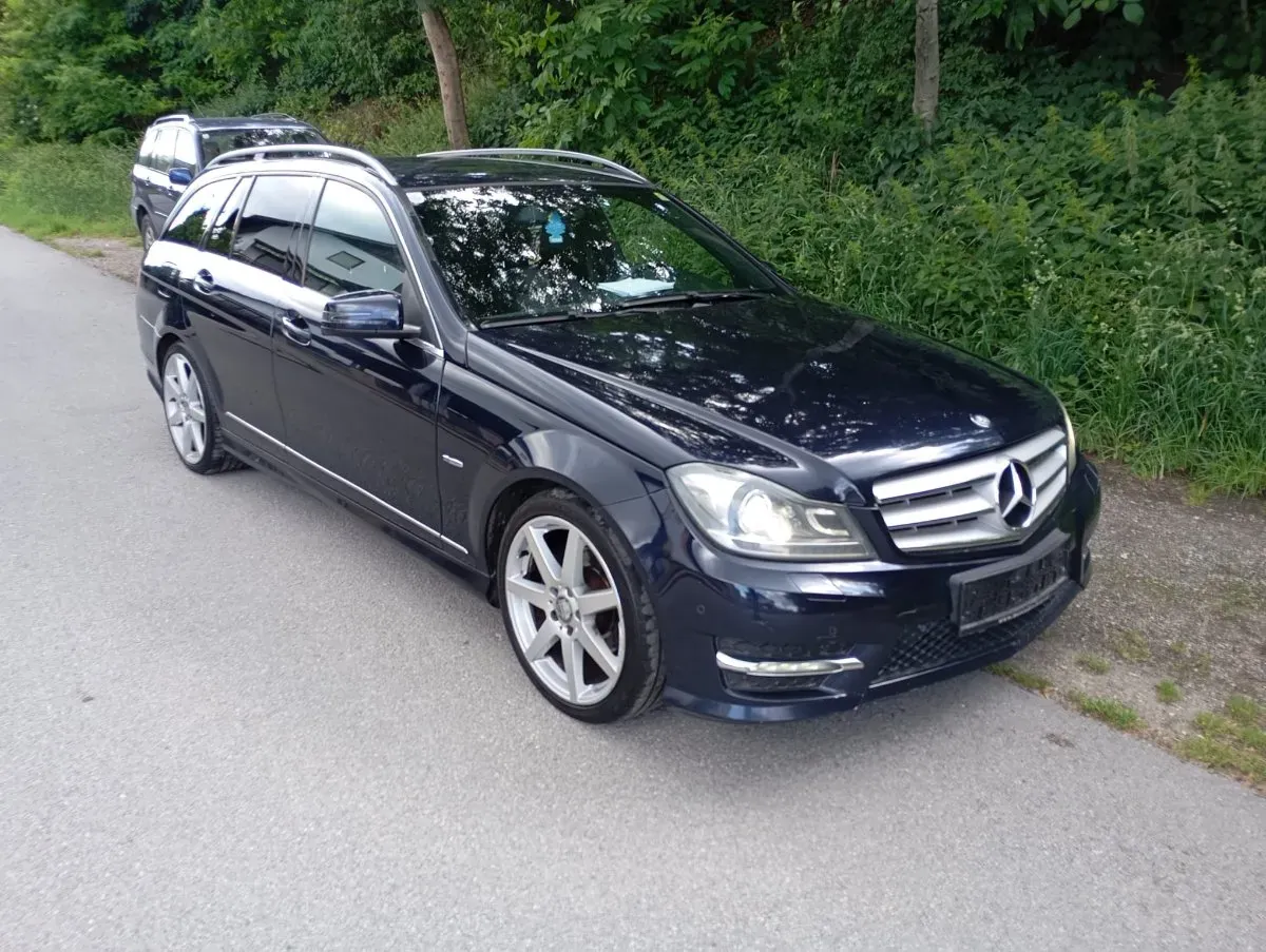 Mercedes-Benz C-Class 2011 photo 2