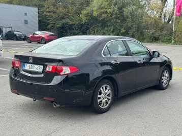 Honda Accord 2010 photo 3