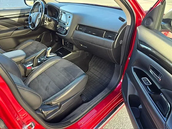 Mitsubishi Outlander 2016 photo 2