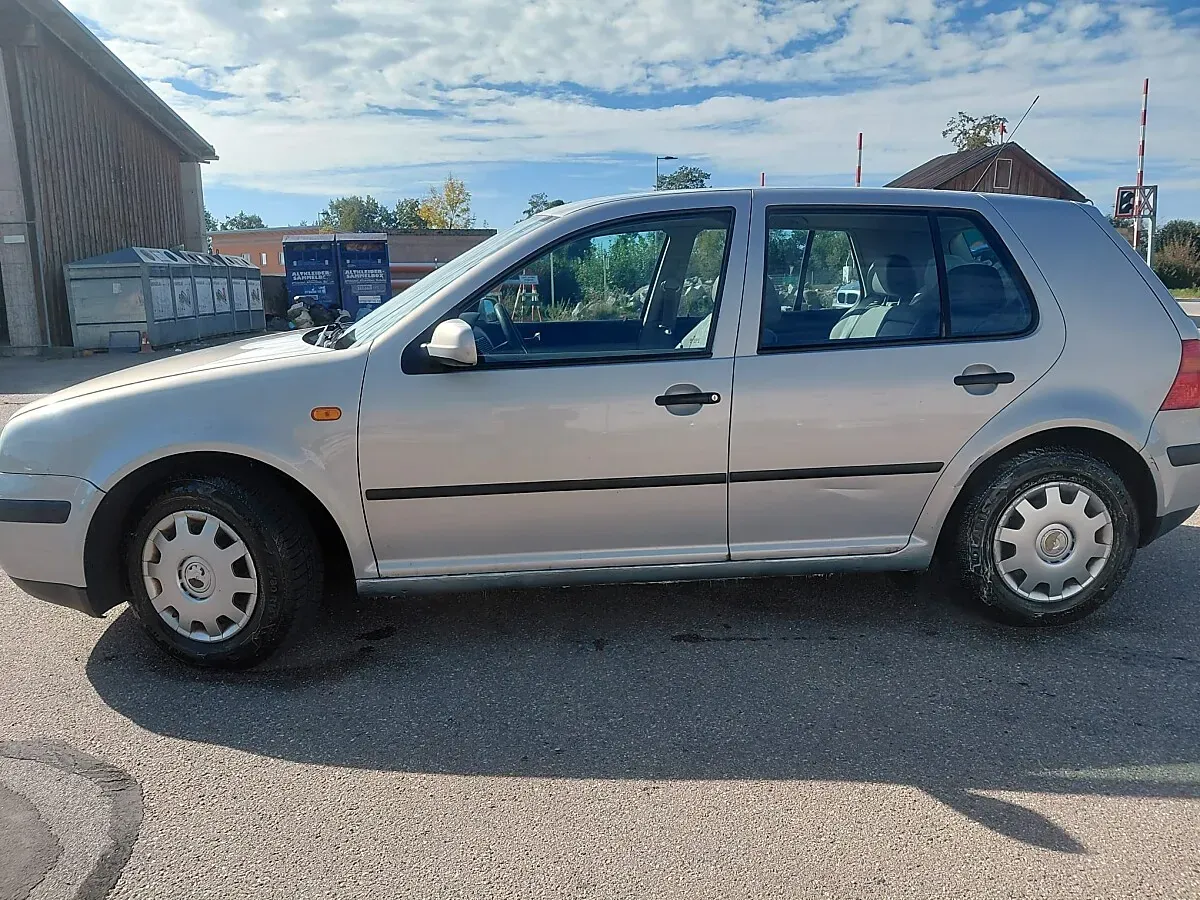 Volkswagen Golf 1998 photo 2