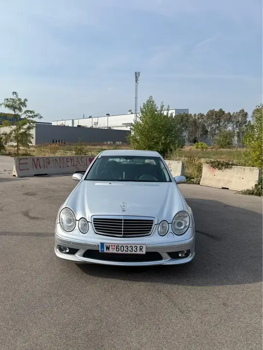 Mercedes-Benz E-Class 2006 photo 2