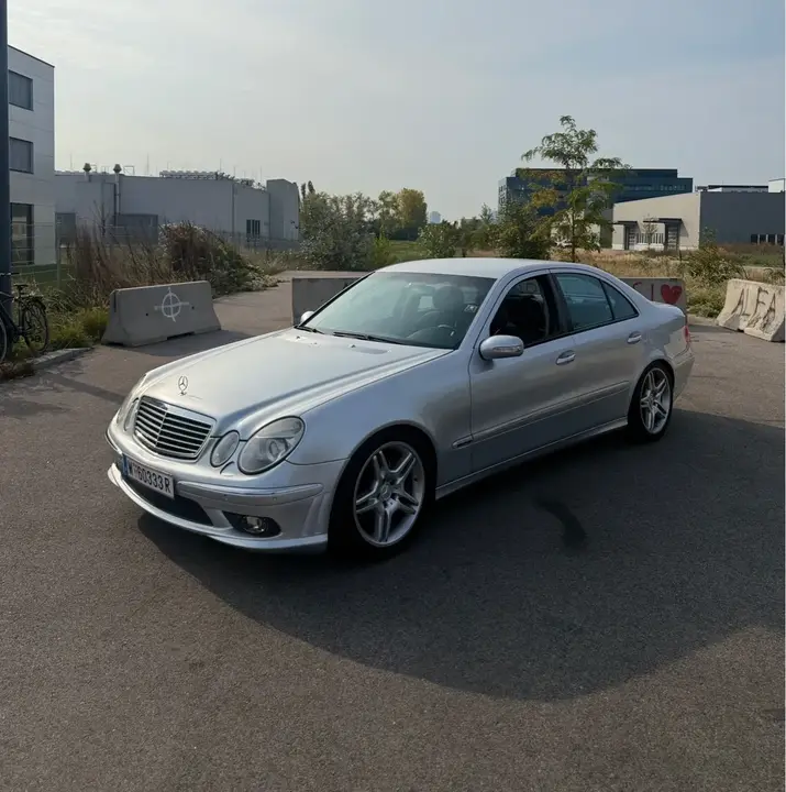 Mercedes-Benz E-Class 2006 photo 3