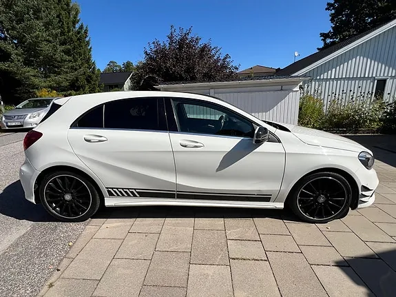 Mercedes-Benz A180 2016 photo 4