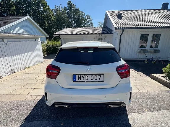 Mercedes-Benz A180 2016 photo 3