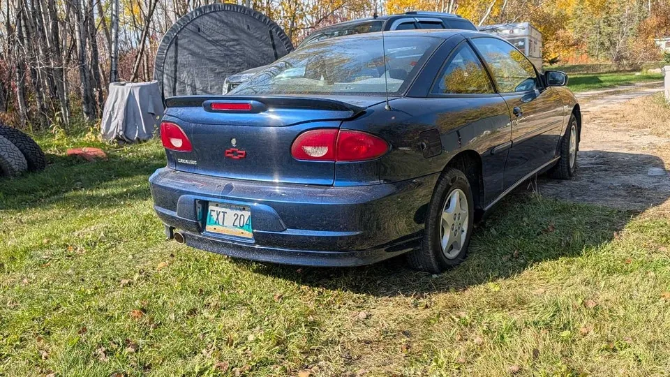 Chevrolet Cavalier 2001 photo 3