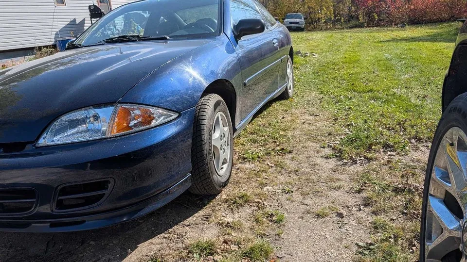 Chevrolet Cavalier 2001 photo 2