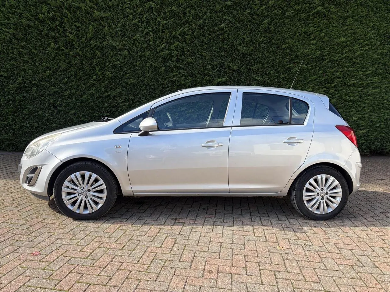 Vauxhall Corsa 2011 photo 4