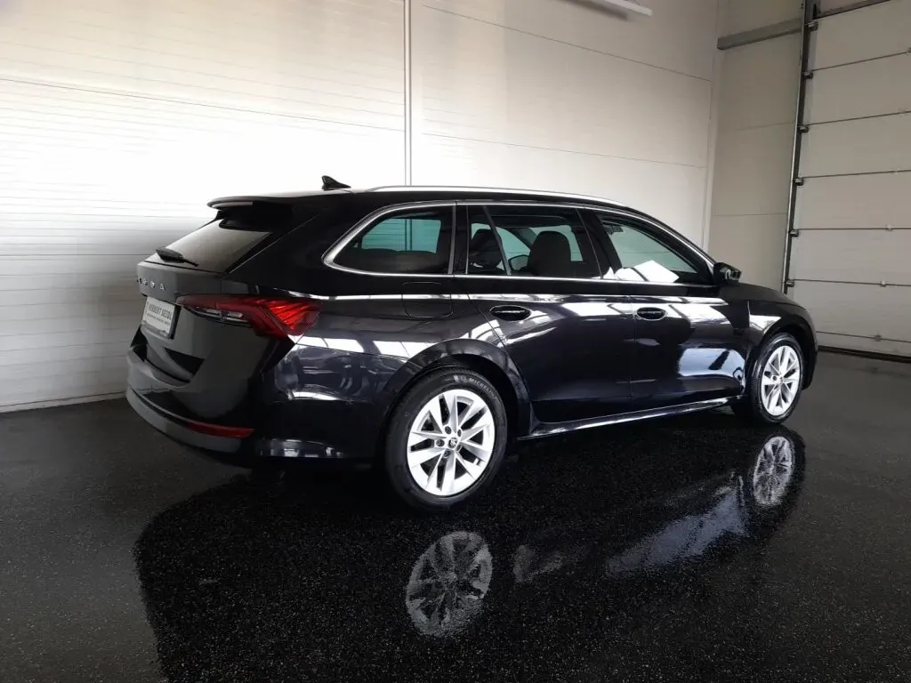 Skoda Octavia 2022 photo 2