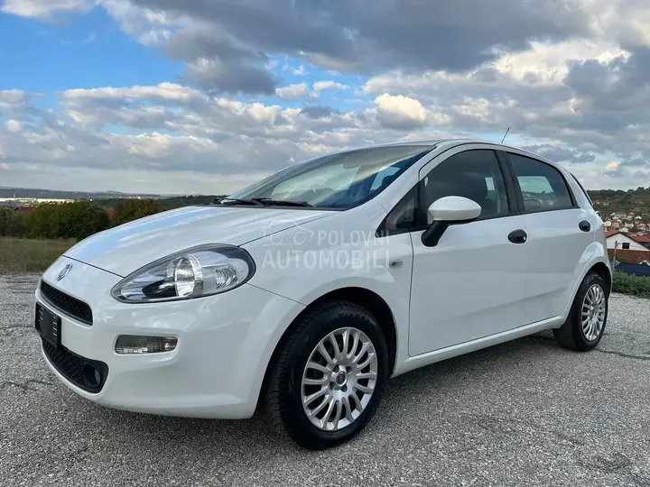 Fiat Grande Punto 2013 photo 2