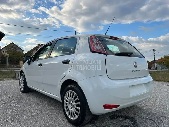 Fiat Grande Punto 2013 photo 4