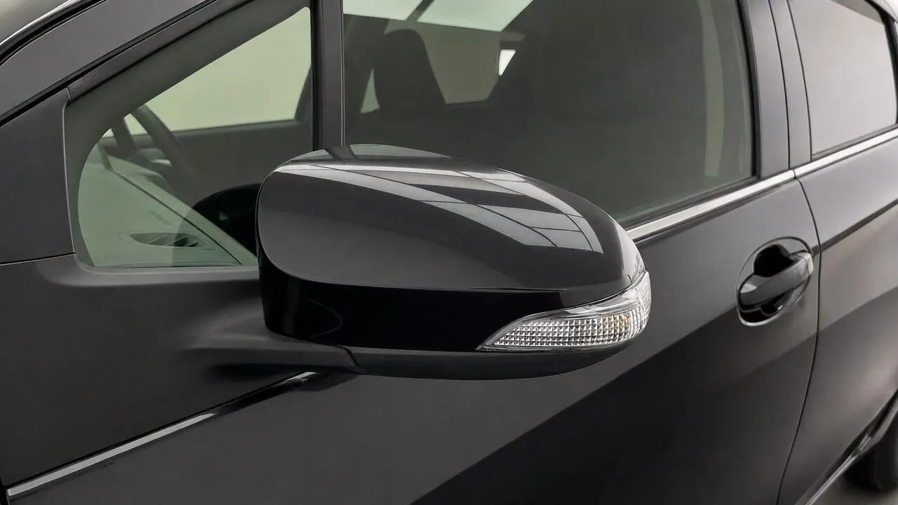 Toyota Yaris 2014 photo 2