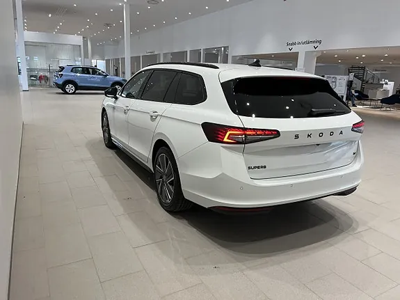 Skoda Superb 2026 photo 4