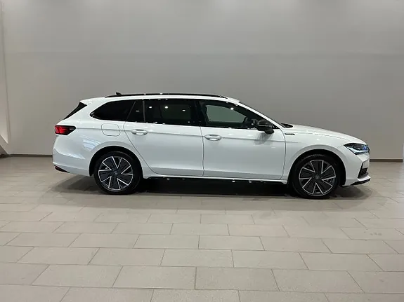 Skoda Superb 2026 photo 3