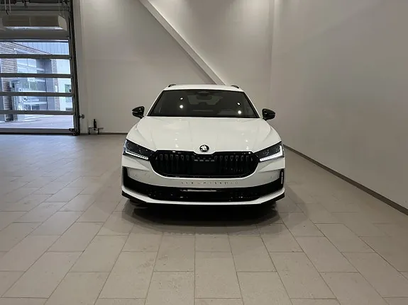 Skoda Superb 2026 photo 2