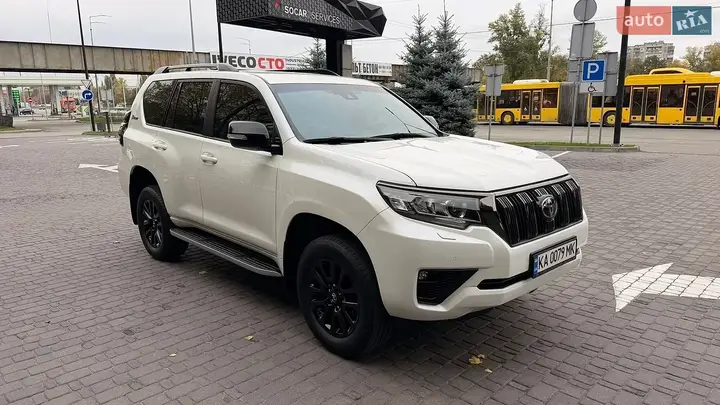 Toyota Land Cruiser Prado 2022 photo 2