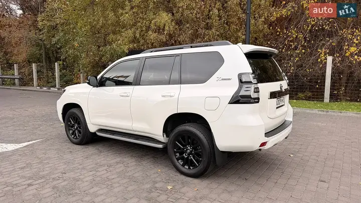 Toyota Land Cruiser Prado 2022 photo 5