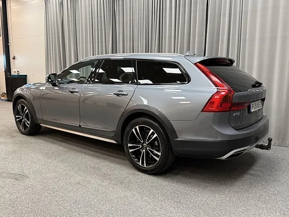 Volvo V90 Cross Country 2018 photo 3