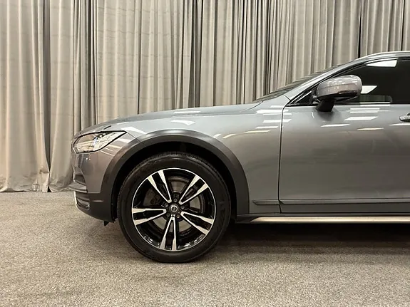 Volvo V90 Cross Country 2018 photo 4