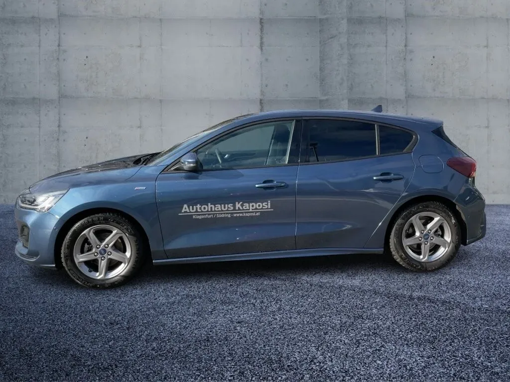 Ford Focus 2023 photo 2
