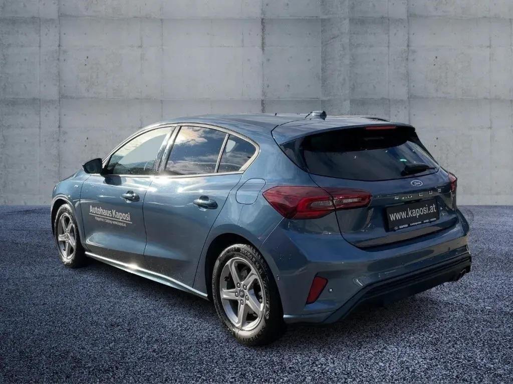 Ford Focus 2023 photo 3