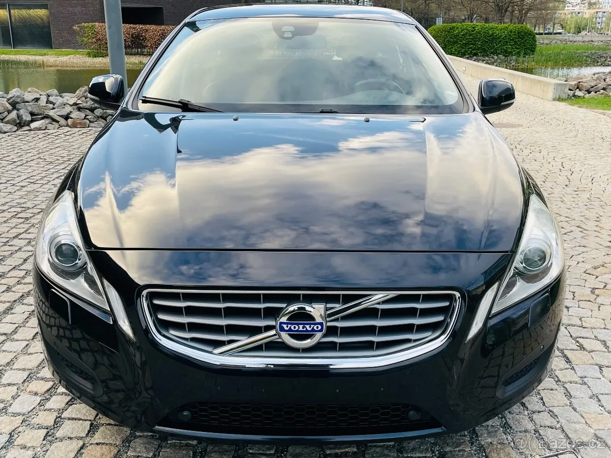 Volvo V60 2023 photo 3