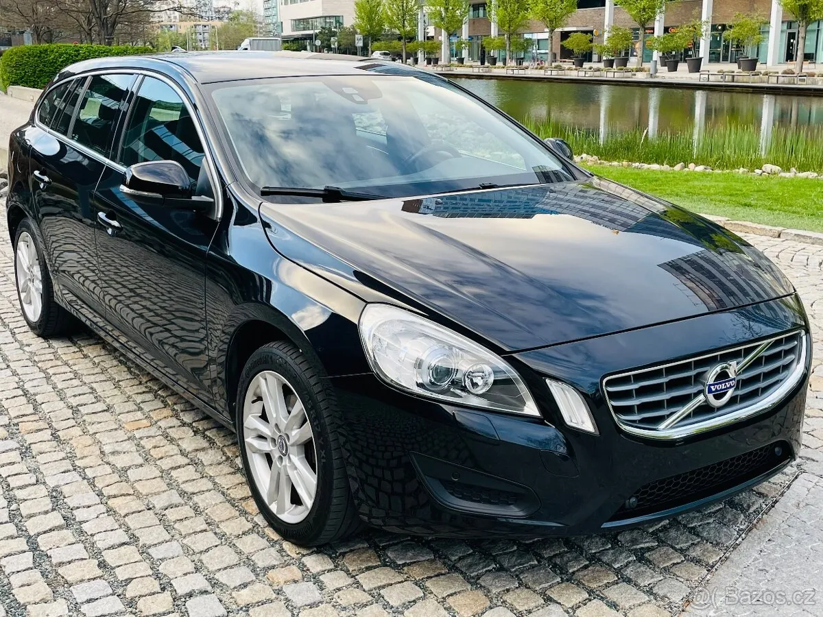 Volvo V60 2023 photo 4