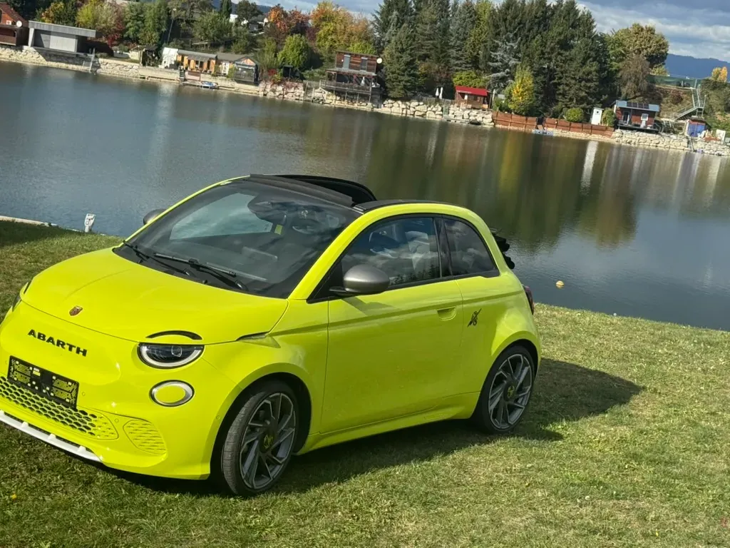 Fiat 500E 2023 photo 2