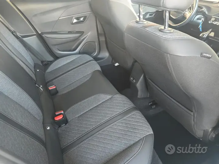 Peugeot 208 2024 photo 3