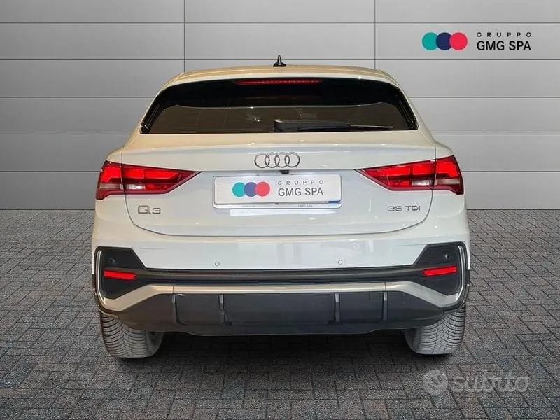 Audi Q3 2021 photo 4