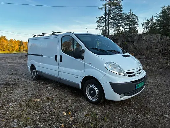 Nissan Primastar 2013 photo 2