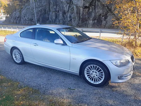BMW 320I 2013 photo 2