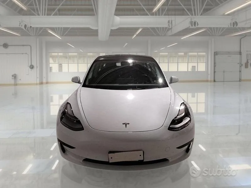 Tesla Model 3 2022 photo 2