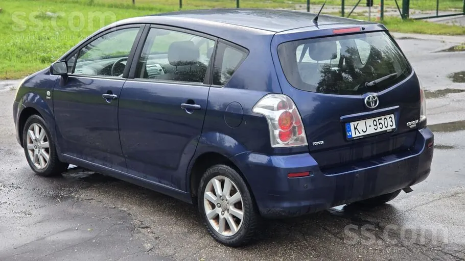 Toyota Corolla Verso 2004 photo 5