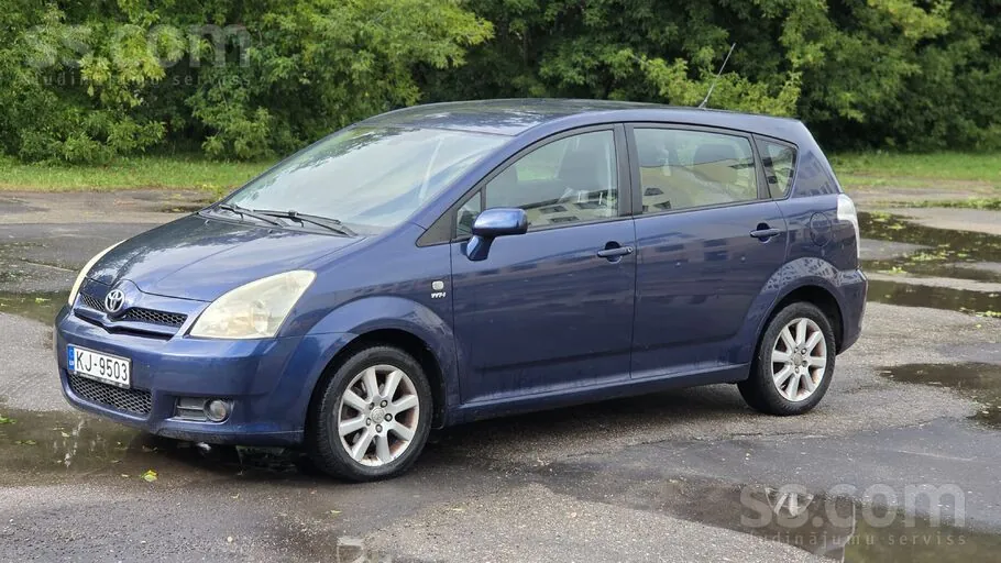 Toyota Corolla Verso 2004 photo 4