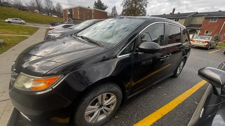 Honda Odyssey 2014 photo 2