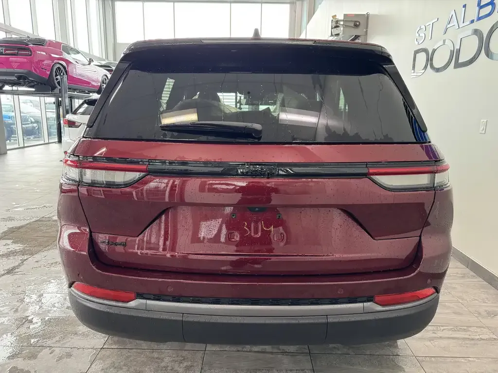 Jeep Grand Cherokee 2026 photo 4
