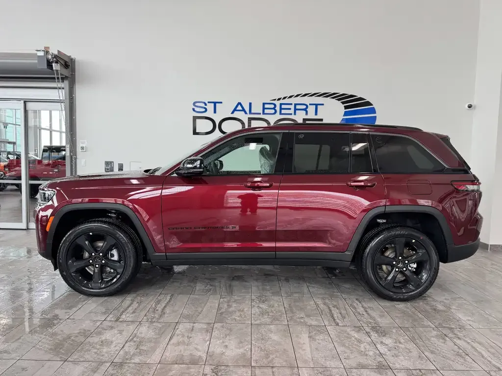 Jeep Grand Cherokee 2026 photo 2