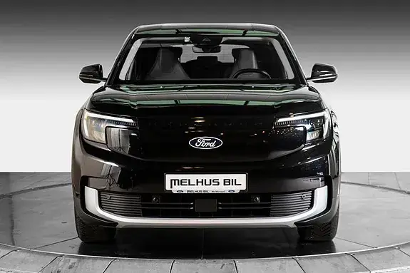 Ford Explorer 2026 photo 2