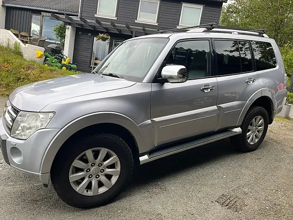 Mitsubishi Pajero 2011 photo 5