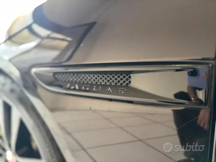 Jaguar Xe 2016 photo 4