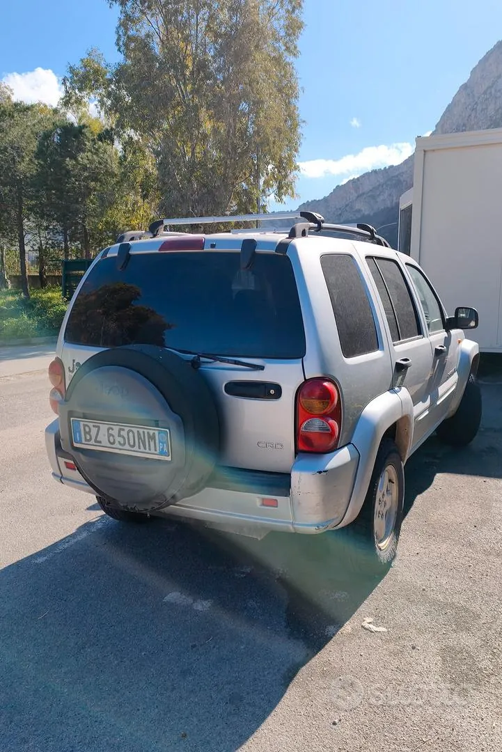 Jeep Cherokee 2002 photo 2