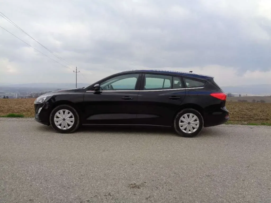 Ford Focus 2022 photo 3