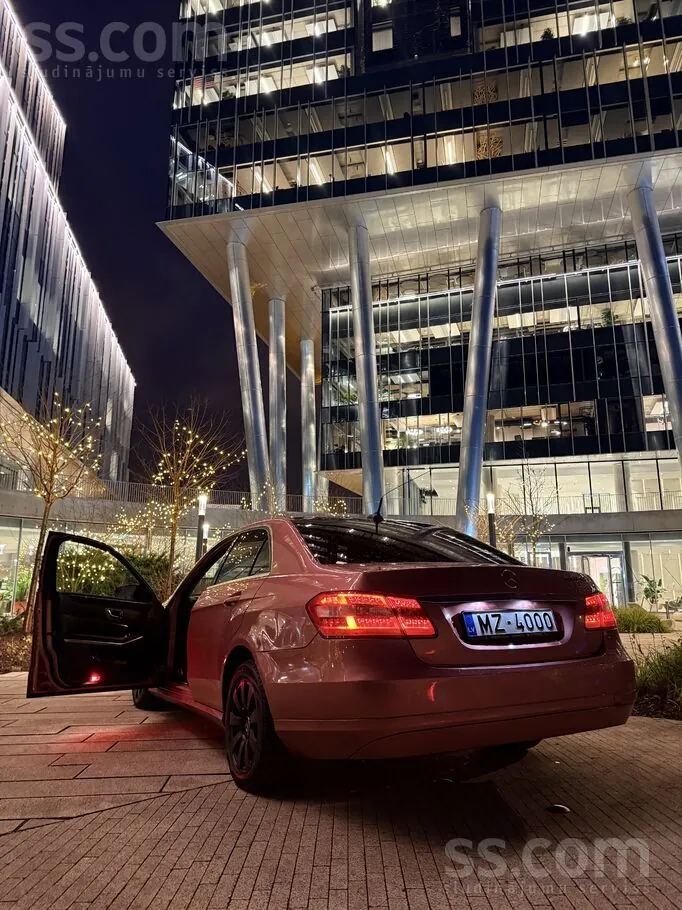 Mercedes-Benz E200 2012 photo 3