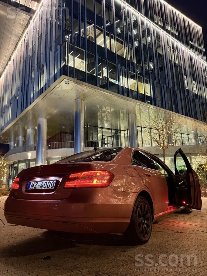 Mercedes-Benz E200
