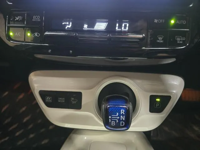 Toyota Prius 2015 photo 5