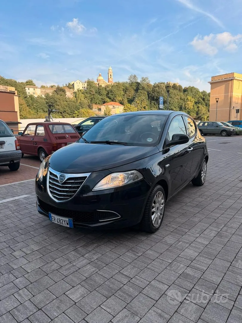Lancia Ypsilon 2013 photo 2