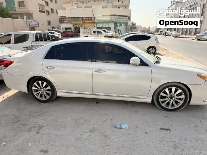 Toyota Avalon 2012 photo 2
