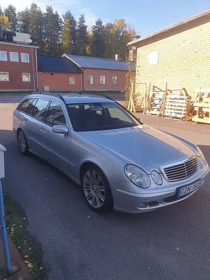 Mercedes-Benz E200 2006 photo 2