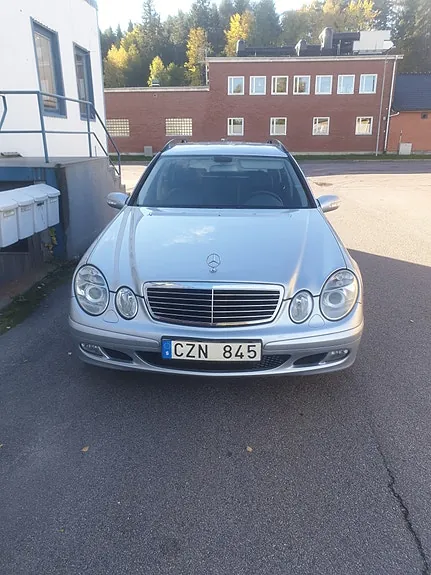 Mercedes-Benz E200