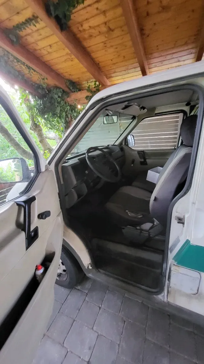 Volkswagen T4 1994 photo 2
